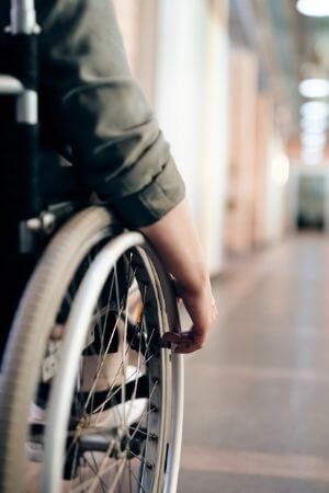 zdjęcie na blogu agencji pracy dla osób niepełnosprawnych. Rozmiar 300x450